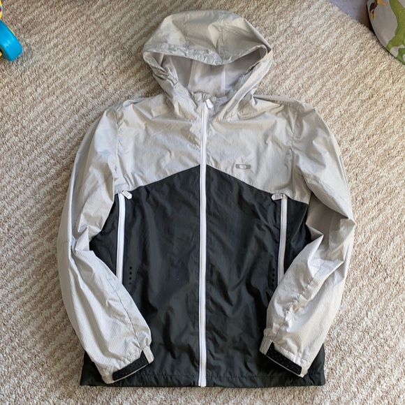 Oakley Other - ♻️ 4/20$♻️ Oakley Men’s Wind Breaker